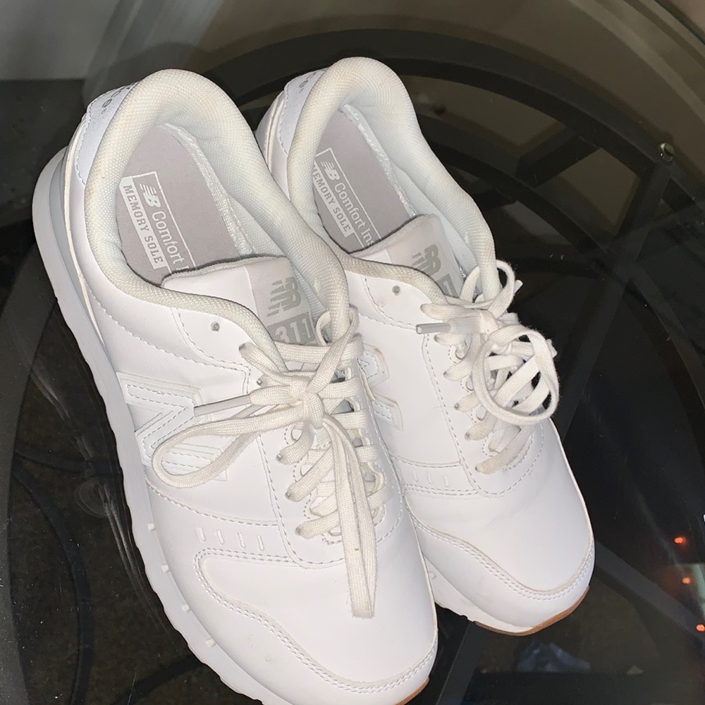 New Balance White Size 8 Tennis Shoes